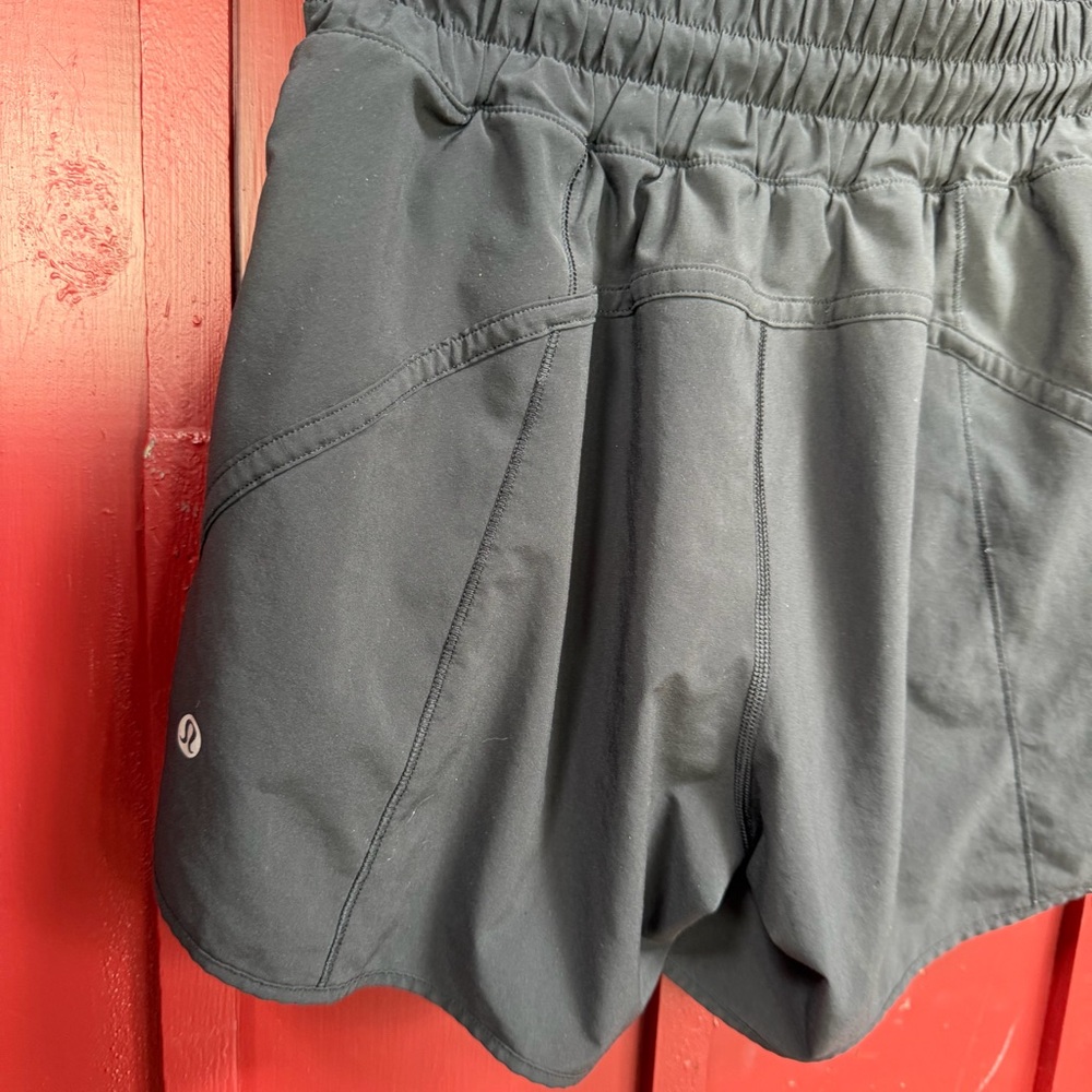 lululemon athletica Black Women's Athletic Shorts with Elastic Waist - Picture 5 of 7